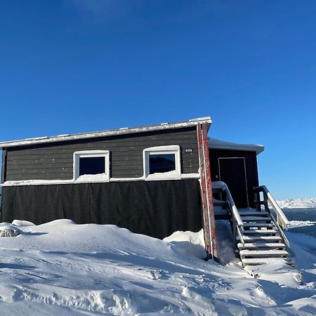 Inuk Hostels Нуук Экстерьер фото