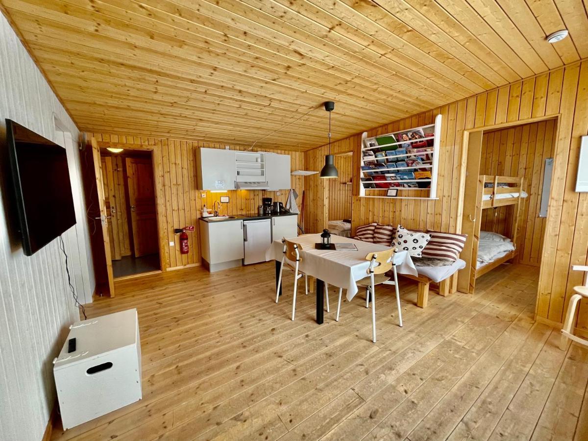 Inuk Hostels Нуук Экстерьер фото
