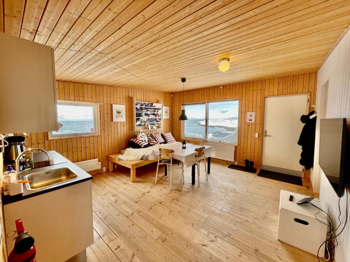 Inuk Hostels Нуук Экстерьер фото