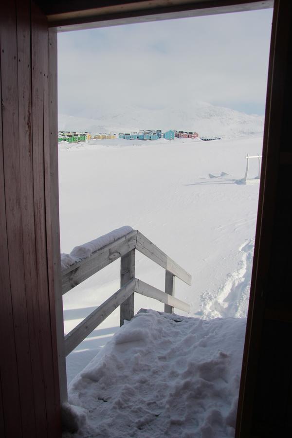 Inuk Hostels Нуук Экстерьер фото